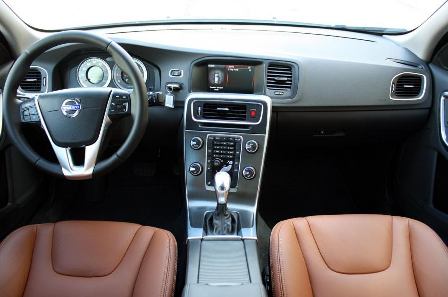  Volvo S60 T5 AWD 2013 года  (фото 25 из 40)